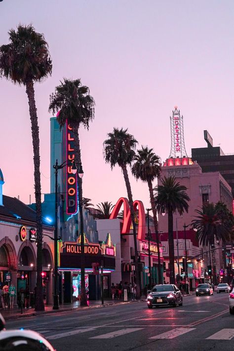 An evening photo of Los Angeles' Hollywood Boulevard Beautiful Los Angeles, Los Angeles Manifestation, Hollywood Boulevard Aesthetic, Los Angeles Night Life, La Life Aesthetic, Downtown Los Angeles Aesthetic, Los Angeles Night Aesthetic, Los Angeles California Aesthetic, Los Angeles Vibes