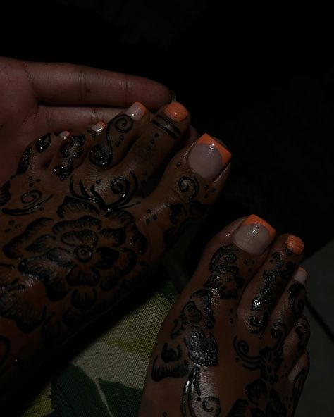 Toes X Henna Combo EAT 😍😍😍😍🎃🧡 ! Book Me For Your Henna 💖 SEPTEMBER bookings opening soon ! ✨ . . . If viewing follow ➡️ || @thehennatrap to view more 💖 📍Polk county FL ALWAYS ACCEPTING NEW CLIENTS 💫 ! . . . #fyp #explorepage #henna #hennadesign #hennaart #hennatattoo #hennainspire #hennalove #tampahenna #tampahennaartist #polkhenna #thehennatrap Feet Henna Designs Simple, Henna On Foot, Henna Designs Foot, Full Arm Henna, Foot Henna Designs, Face Henna, Henna Inspo, Accepting New Clients, Foot Henna