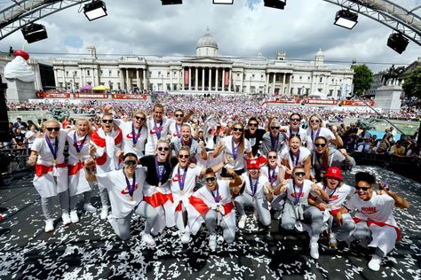 There is momentum behind the Lionesses’ plans to change the game The Lionesses, England Lionesses, England Ladies Football, England Women, Manchester Derby, Bobby Moore, England Team, Leah Williamson, Travis Scott Wallpapers