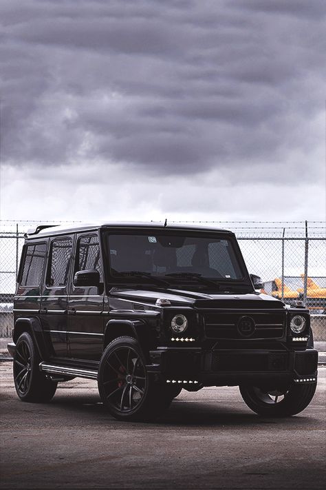 HER PRESENCE IS WOW!!!!!!! Luxious Cars, Tmax Yamaha, Mercedes Jeep, Black Mercedes, Luxury Cars Range Rover, مرسيدس بنز, Dream Cars Mercedes, Mercedes G Wagon, Lux Cars