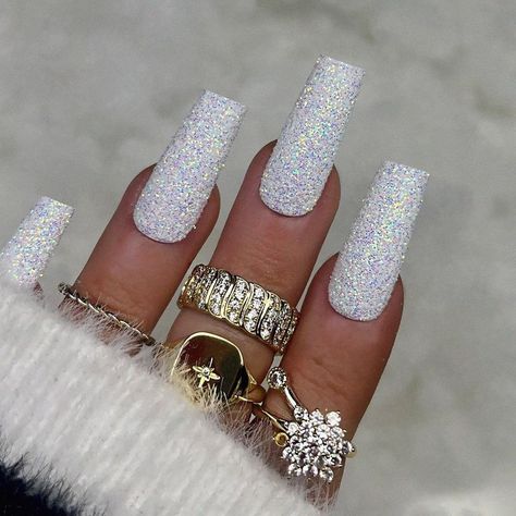 White Bling Christmas Nails, Half Matte Half Gloss Nails Black, Wedding Nails Winter Brides, White Base Christmas Nails, Pearl White Christmas Nails, Silver And Clear Nails, White Sparkle Nails Christmas, Long White Christmas Nails, New Year Christmas Nails