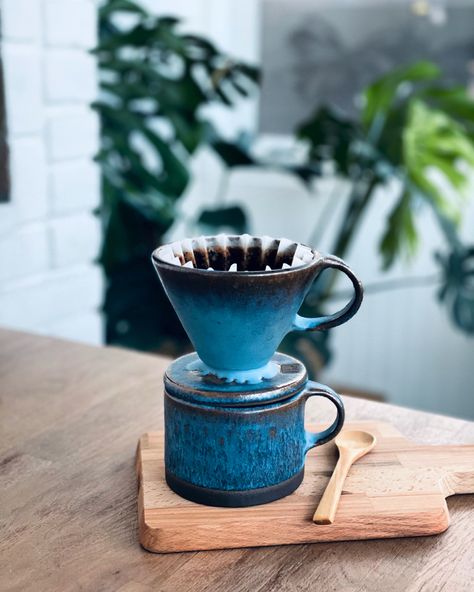 Ceramic Pour Over, Coffee Content, Chemex Coffee, Ceramic Cafe, Throwing Clay, Coffee Shot, Morning Vibes, Coffee Dripper, Coffee Photography