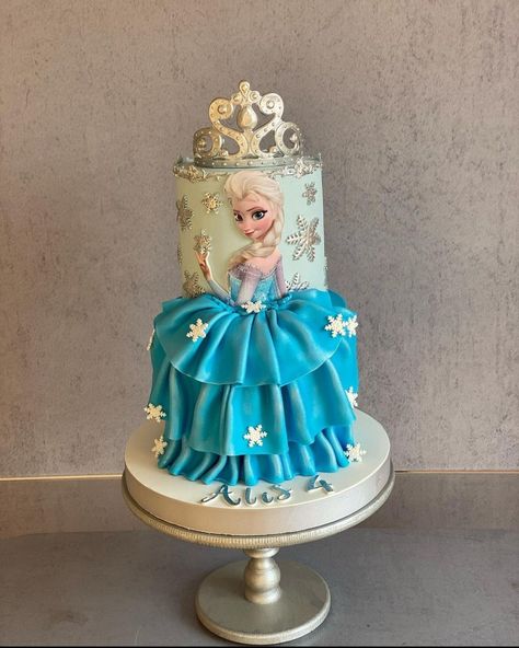 Frozen Doll Cake, Disney Frozen Dolls, Elsa Cake, Elsa Cakes, Small Cakes, Doll Cake, Small Cake, Cake Inspiration, Disney Frozen