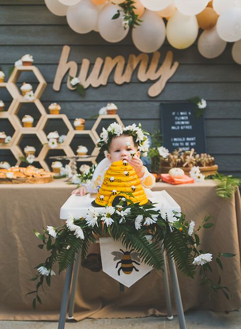 Bee First Birthday Party, Honey Bee First Birthday, Bee First Birthday, Bos Baby, Bee Birthday Party, Bee Party, First Birthday Themes, Bee Birthday, Baby 1st Birthday