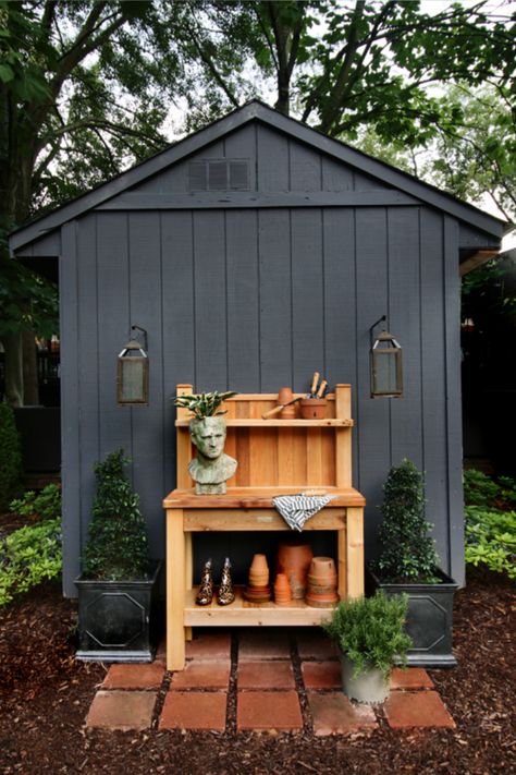 Shed Ideas You Will Love For Your Garden - Fresh Exchange Garden Shed Ideas Exterior, Shed Conversion Ideas, Painted Garden Sheds, Garden Shed Diy, Small Garden Shed, Shed Makeover, Shed Decor, Shed Colours, Backyard Sheds