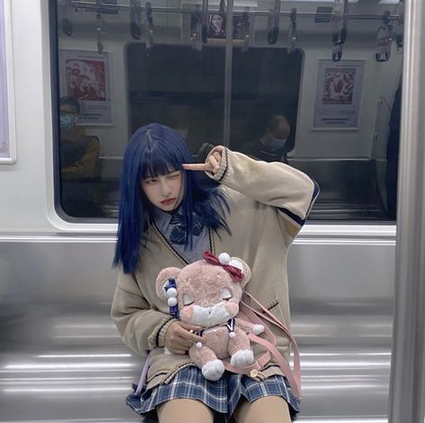 Blue Hair Icon, Blue Hair Girl, Navy Blue Hair, Hair Color Underneath, 일본 패션, Hair Icon, Aesthetic People, Hair Girl, Colored Hair