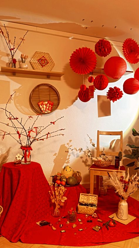 Chinese Wedding Decor, New Year Photoshoot, Lobby Ideas, Chinese New Year Design, Chinese New Year Decorations, Holiday Background, Chinese Lanterns, Aquarium Decor, Chinese Wedding