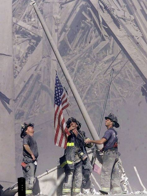 Raising the flag at Ground Zero following the attacks at the site of the World Trade Center, September 11, 2001. Cc Cycle 3, 5th Grade Social Studies, Museum Tickets, Classroom Videos, Classical Conversations, Homeschool History, Teaching Social Studies, History Class, Child Friendly