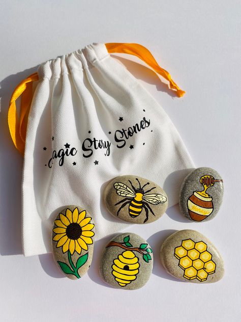 How To Make Story Stones, Bees Rock Painting, Life Cycle Preschool, Life Cycle Montessori, Painted Bees, Honey Bee Life Cycle, Story Rocks, Preschool Montessori, Bee Life Cycle