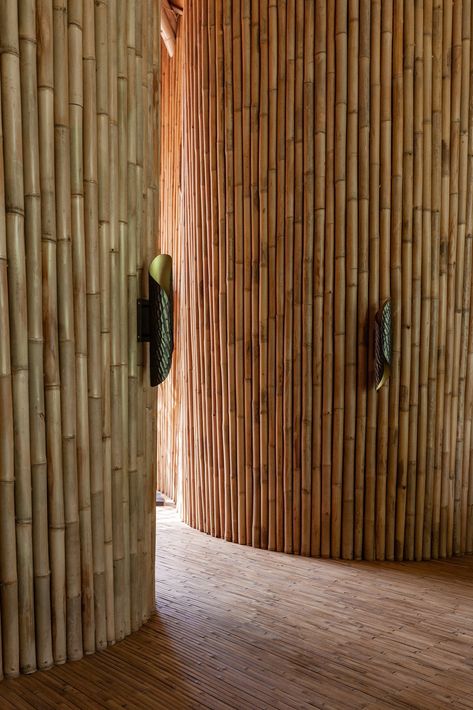 Ulaman Bali, Carved Stone Wall, Bali Interiors, Small Table And Chairs, Wooden Bathtub, Small Bungalow, Small Boutique Hotels, Bamboo House Design, Eco Resort