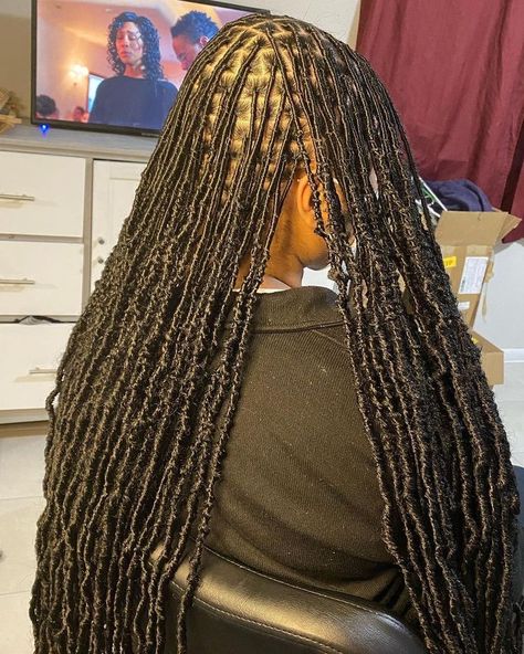 Micro Soft Locs, Dipped Locs, Small Soft Locs, Style Locs, Soft Locks, Soft Locs, Faux Locs Hairstyles, Box Braids Hairstyles For Black Women, Cute Braided Hairstyles