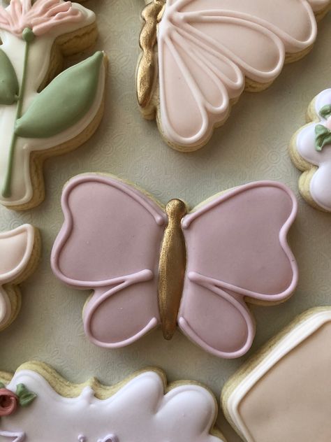 "Butterfly Sugar Cookies offers a variety of designs, sizes, and colors which can be further customized. Please let me know if you want a different design, color scheme or just want to add more of a certain design etc...I'm here to make your order special.  This order is for 12 sugar cookies which vary in size but are nice sizes just the same (meaning they are not mini cookies).  Once an order is received and payment is confirmed your cookies will be baked and hand-decorated prior to your event Butterfly Sugar Cookies Decorated, Butterfly Baby Shower Cookies, Butterfly Cookies Decorated, First Birthday Butterfly, Butterfly Sugar Cookies, Cookies First Birthday, Butterfly First Birthday, Grandmas Birthday, Butterfly 1st Birthday