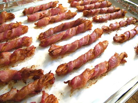 Bacon Wrapped Breadsticks, Bacon Appetizers Easy, Bacon Appetizer, Bacon Wrapped Recipes, Bacon Recipes Appetizers, Bacon Wrapped Appetizers, Breakfast Party Foods, Cooking Panda, Bacon Appetizers