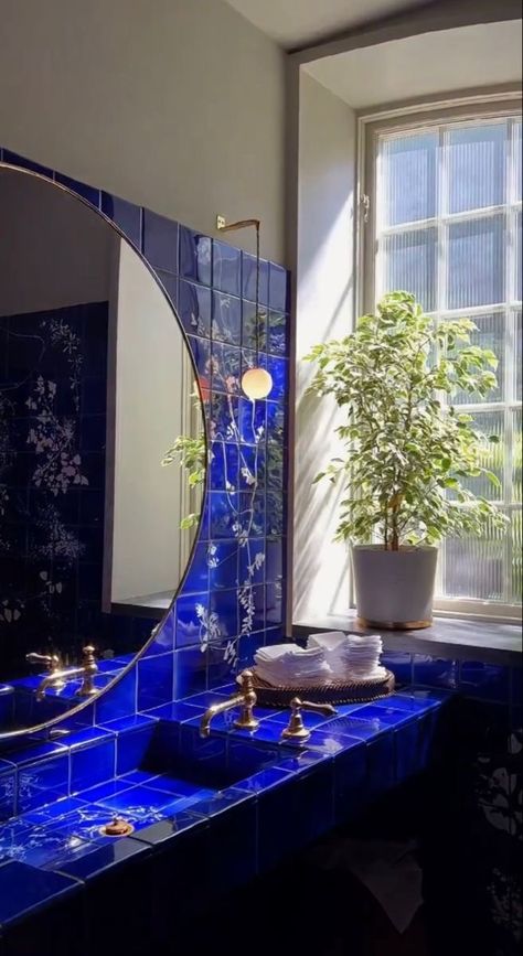 Blue Bath Aesthetic, Aesthetic Bathroom Tiles, Bathroom With Colorful Tiles, Little Bathroom Ideas Small Spaces, Blue Apartment Aesthetic, Blue Tiles Bathroom, Blue Tiled Bathroom, Cool Bathrooms, Blue Bathroom Tile Ideas