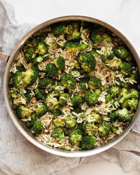 Easy Roasted Broccoli Orzo - Last Ingredient Broccoli Orzo, Lemon Broccoli, Broccoli Crowns, Italian Chopped Salad, Orzo Recipes, Vegetarian Main Dishes, Vegan Sides, Arugula Salad, Roasted Broccoli