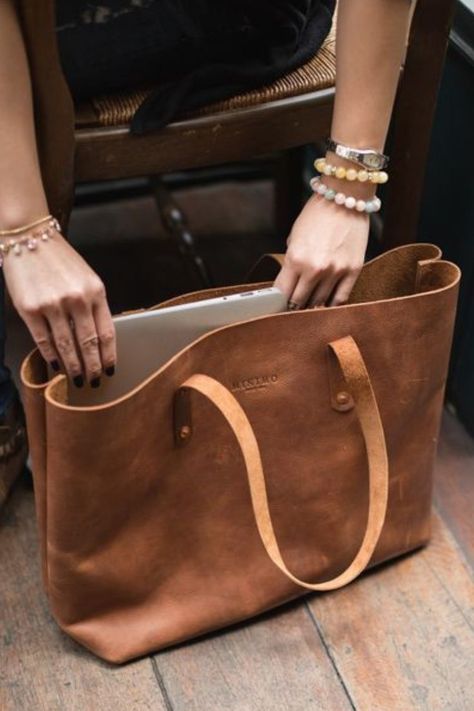 Set the scene with good quality leather designer women’s accessories Handmade Leather Tote Bag, Handmade Leather Tote, Leather Bag Design, Making Bags, Genuine Leather Totes, Creation Couture, Leather Bag Women, Leather Bags Handmade, Tote Bag Leather