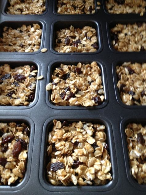 Granola Squares, Pampered Chef Brownie Pan Recipes, Pampered Chef Brownie Pan, Bake Granola Bars, No Bake Granola, Easy Granola Bars, No Bake Granola Bars, Easy Granola, Pampered Chef Party