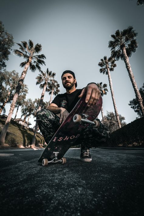 Pics With Skateboard, Photos With Skateboard, Senior Skateboard Pictures, Skateboard Photoshoot Ideas, Posing With Skateboard, Skateboard Product Photography, Senior Pictures With Skateboard, Senior Picture Ideas Skateboard, Skateboard Picture Ideas