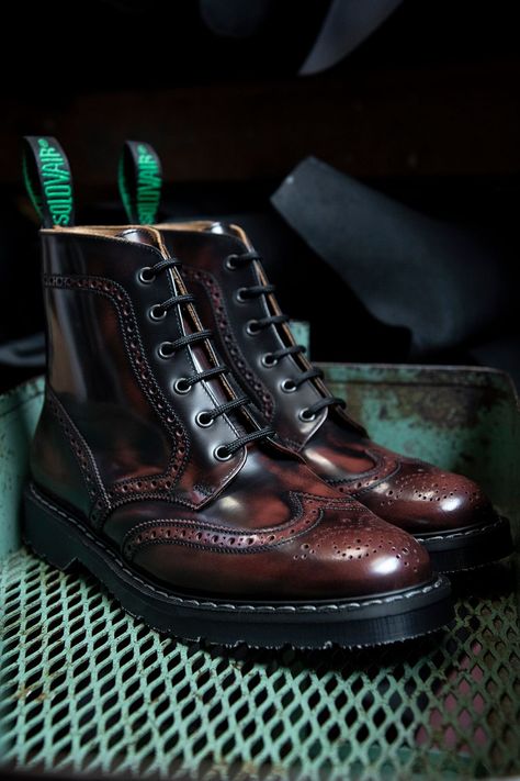 A versatile unisex derby boot featuring in the Solovair Classic and Vegan collections, the 6 Eye Brogue Boot is made on the 493 last from several of our most popular leather finishes. Available in sizes UK 3 to UK 14 (includes half sizes). Solovair Boots Outfit, Solovair Boots, Brogue Boots, Goodyear Welt, Clothes Ideas, Boots Outfit, Derby, Most Popular, Fashion Outfits