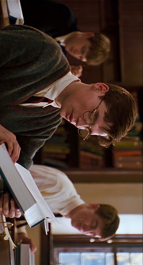 Welton Academy Uniform, Neil Perry Glasses, Todd Anderson Wallpaper, Neil Perry Wallpaper, Robert Sean Leonard Wallpaper, Dead Poets Society Neil Perry, Dead Poets Society Wallpaper, Dps Wallpaper, Neil Perry