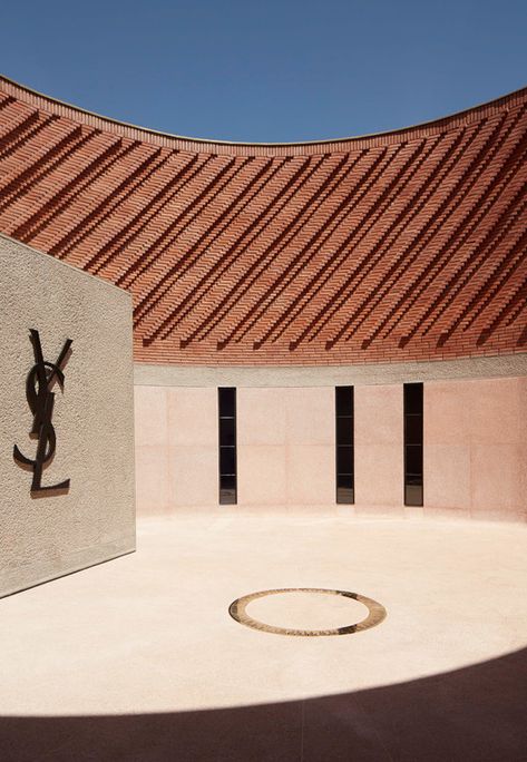 Musée Yves Saint Laurent Marrakech / Studio KO | ArchDaily Yves Saint Laurent Marrakech, Saint Laurent Marrakech, Yves Saint Laurent Museum, Studio Ko, Chandelier Creative, Cultural Architecture, Brick Facade, Exhibition Space, Brickwork