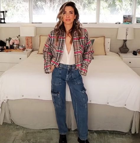 How To Crop A Flannel, Upcycle Flannel Shirt Diy, Diy Flannel Shirt Refashion, Mens Flannel Shirt Refashion, Diy Jacket Refashion, Thrift Flipping, Repurposing Clothes, Flannel Shirt Refashion, Embellished Denim Jacket