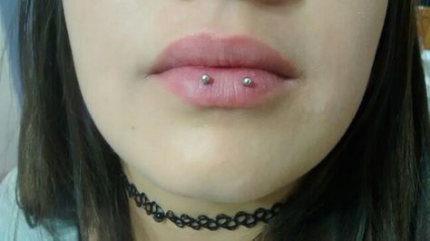 Lip horizontal piercing Horizontal Labret Piercing, Horizontal Lip Piercing, Face Piercings, Labret Piercing, Piercing Ideas, Lip Piercing, Body Modifications, Body Mods, Makeup Inspo