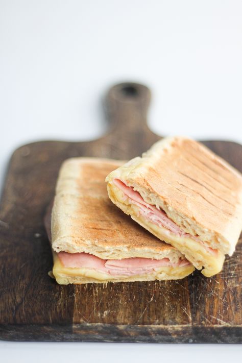 Ham And Swiss Baguette Starbucks, Starbucks Copycat Sandwiches, Starbucks Ham And Swiss Baguette Recipe, Copycat Starbucks Sandwich Recipes, Ham And Swiss Baguette, Starbucks Ham And Swiss Baguette, Starbucks Sandwich Recipes, Ham And Swiss Panini, Starbucks Panini