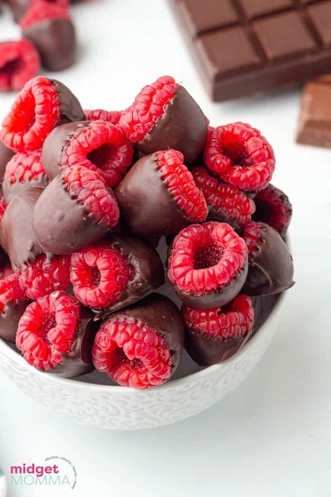 Chocolate Covered Raspberries, Chocolate Covered Desserts, Chocolate Dipped Fruit, Chocolate Covered Fruit, Raspberry Recipes, Dessert Aux Fruits, Chocolate Covered Treats, Dessert Chocolate, Fresh Raspberries