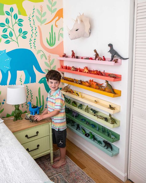 Ideas Habitaciones, Dinosaur Room, Big Boy Bedrooms, Beach Bungalow, Kids Bedroom Inspiration, Toddler Boys Room, Boy’s Room, Rainbow Room, Toddler Rooms