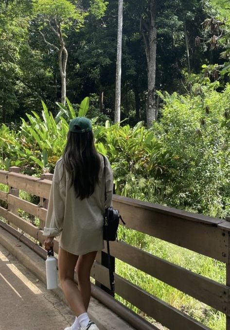 Forest Summer Aesthetic, Outfits For Mountain Trip Summer, Nature Trip Outfit, All Rhodes Lead Here, Zoo Outfit, Travel Pose, Adventure Aesthetic, Photos Tumblr, Granola Girl