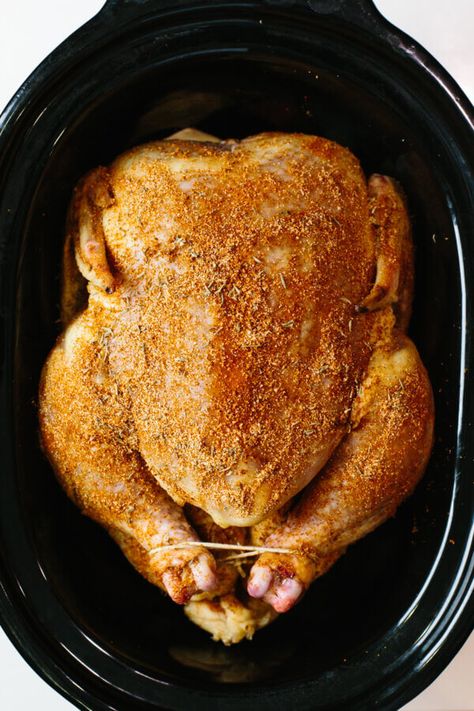 Roast Chicken Crock Pot, Crockpot Whole Chicken Recipes, Crockpot Whole Chicken, Crockpot Rotisserie Chicken, Crockpot Ribs, Easy Slow Cooker Chicken, Whole Chicken Recipes, Seasoned Chicken, Crockpot Roast