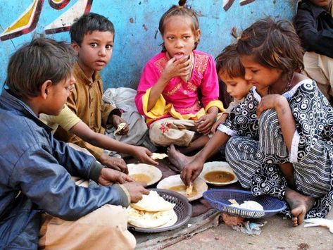 Search for the parents of street children has launched PHOTO: FILE Quran, Pet Care, World Poverty, Global Poverty, Street Kids, Third World, Normal Life, Child Day, Kids Education