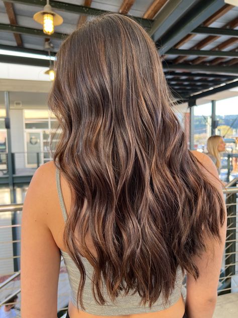 Hair Dimension Brunette, Lowlights Brunette Hair, Brown Hair Balayage Straight Long, Brunette Hair Dark Highlights, Hair Dies Ideas For Brunettes, Brunette Hair With Light Brown Balayage, Red Tinted Brown Hair Highlights, Dimension In Brown Hair, Brunette Balayage Hair Light Brown