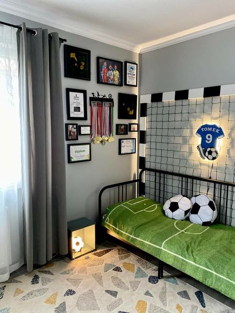 Boys Bedroom 8-10, Messi Bedroom Ideas, Boys Soccer Bedroom Ideas, Soccer Boys Room, Football Themed Bedroom For Boys, Split Bedroom Ideas, Soccer Room Ideas For Boys, Boys Football Bedroom Ideas, Kids Football Bedroom