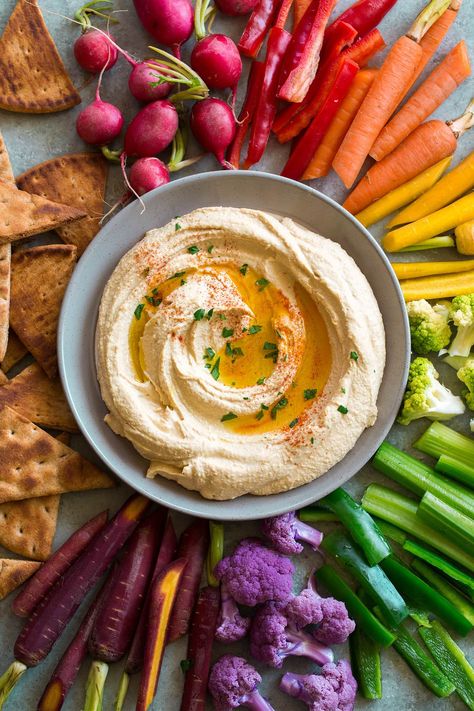 BEST Hummus - This is how you make the perfect light and fluffy hummus every time! Simple ingredients, super easy method and perfectly delicious end results every time. #hummus #recipe #appetizer #healthyrecipe #snack Humus And Veggies, Hummus And Vegetables, Hummus Aesthetic Food, Hummus And Bread, Hummus Serving Ideas, Hummus With Veggies, Lebanese Hummus Recipe, Hummus And Veggies, Hummus Plate