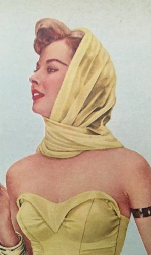 Vintage Scarves- Styles from 1920s to 1960s  VintageDancer.com  A white chiffon scarf wrapped around the back of the head and cross tied and tucked back under was a very elegant way to wear a white or pastel scarf. It was too sophisticated for most women but city dwellers in the upper classes wore them while driving, traveling, beach going or otherwise engaged in activities that could mess with a fresh hairdo. They also did a nice job of covering up a bad hair day in a very chic way. Retro Head Scarf, 1920 Head Scarf, 1960s Scarf Hair, 50s Head Scarf Vintage Fashion, Vintage Hair Wrap, 50s Hair Scarf, 1960s Head Scarf, Vintage Headscarf Aesthetic, 1950s Hair Scarf