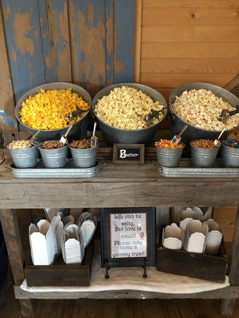 Popcorn At Wedding Receptions, Wedding Chips And Dip Bar, Popcorn And Candy Bar Wedding, Wedding Cocktail Hour Snack Ideas, Snack Buffet Wedding, Best Wedding Snacks, Cocktail Hour Popcorn Bar, Popcorn Dessert Table, Popcorn Stand Wedding