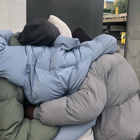 COLD LAUNDRY on Instagram: “Pre shoot cuddles 🥶” Friends Hugging, 사진 촬영 포즈, Physical Touch, Easy Style, Winter Aesthetic, Teenage Dream, Winter Time, Dream Life, Vision Board