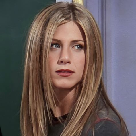 Rachel Green Pfp, Jen Aniston Hair, Jennifer Aniston Hair Color, Rachel Green Hair, Green Pfp, Women Goddess, Rachel Hair, Long Hair Highlights, Goddess Women