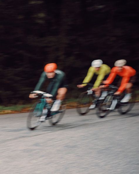 Cycling Class Aesthetic, Cycling Asethic, Biking Photography, Mtb Photography, Run Aesthetic, Cycling Aesthetic, Aesthetic Outdoors, Track Cycling Photography, Biking Aesthetic