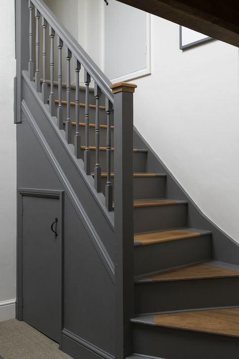 Grey Painted Stairs, Dark Staircase, Stairwell Wall, Gray Stairs, Front Stairs, Victorian Hallway, Painted Staircases, House Staircase, Staircase Makeover