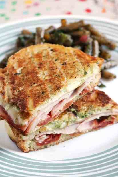 Sandwich With Pesto, Tomato Grilled Cheese, Pesto Aioli, Grill Sandwich, Grilled Ham And Cheese, Pesto Sandwich, Sandwhich Recipes, Best Sandwich Recipes, Panini Recipes