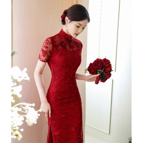 Wine Red Wedding Dress, Chinese Bridal Dress, Modern Chinese Wedding Dress, Red Chinese Wedding Dress, Chinese Wedding Photos, Wine Red Wedding, Tea Ceremony Dress, Chinese Wedding Dress Traditional, Cheongsam Wedding