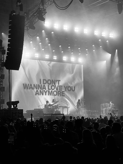 Lany Concert Wallpaper, Lany Concert Aesthetic, Lany Wallpaper Aesthetic, Lany Aesthetic, Lany Concert, Wallpaper Concert, Concert Quotes, Quotes Lockscreen, Not Musik