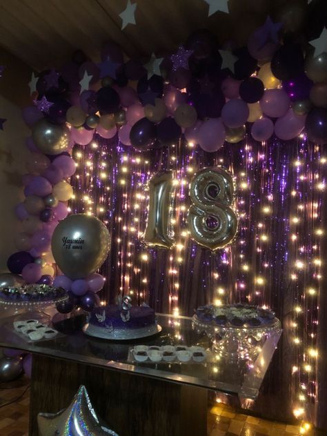 Birthday Party Decorations Euphoria, Euphoria Party Table Decor, Euphoria Party Ideas Decoration, Sweet 16 Party Favors Ideas Diy, Purple And White Birthday Party Ideas, Euphoria Party Decor, 18th Birthday Party Ideas Purple, Euphoria Decoration, Anniversaire Euphoria