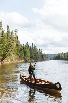 Both Lani Cochrane and Chip Cochrane (above) are National Canoe Poling Champions adept at navigating canoes upright using a long wooden pole with a metal shoe. Canoe Quotes, Canoeing Outfit, Canoe Ideas, Canoe Pictures, Galactik Football, Canoe Storage, Wooden Canoe, Canoe Camping, River Trip