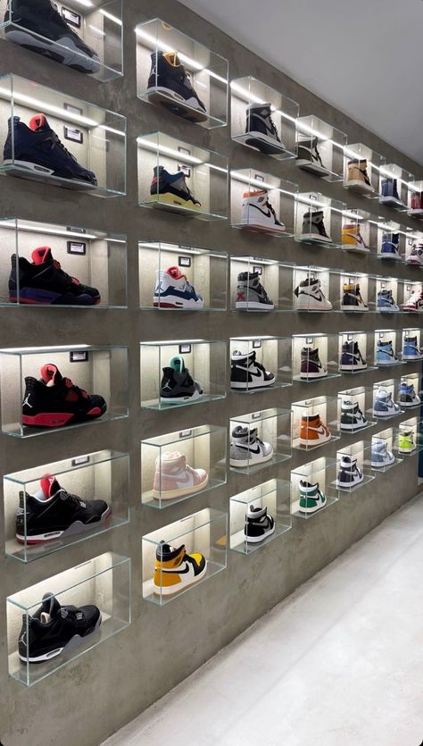 Shoe Display Wall, Nike Display, Shoe Wall Display, Shose Design Shelf, Shoes Shop, Shoes Store, Sneaker Wall, Jordan Shoe Collection Display, Shoes Display