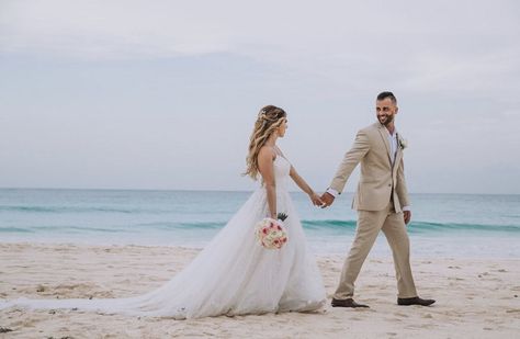 Wedding Pictures Beach Photo Ideas, Beach Wedding Photo Ideas Sunsets, Wedding Photos Isle, Wedding Pictures On Beach, Beach Wedding Photo Ideas With Family, Wedding Photography Poses Beach, Wedding Photo Ideas On The Beach, Wedding Couple Poses Beach, Destination Wedding Pictures Photo Ideas