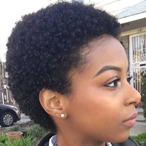 Short Relaxed Hair, Short Relaxed Hairstyles, Short Cut Wigs, Cabello Afro Natural, Short Natural Curly Hair, Short Black Hair, Natural Hair Cuts, Natural Hair Short Cuts, Curly Human Hair Wig